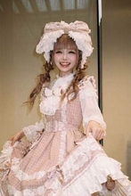 「48歳の男…？水着…？？さっきから何を言ってるんだ」〝男の娘〟で2児の父・谷琢磨〝フリフリ水着〟ショット解禁「何から何までバグってます←褒め言葉」