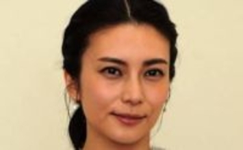 「ビジュ爆発!」柴咲コウ〝プライベート1泊旅行〟自然体の笑顔に反響「楽しいのが伝わります!」「リラックス旅行ですね♡♡」