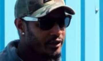 「本物が来た!!」9年前WBC制覇のレジェンドが東京Dライトスタンドに！〝正尚ダンベル〟掲げるアダム・ジョーンズさんが話題「凄すぎる」「俺たちが好きな理由」