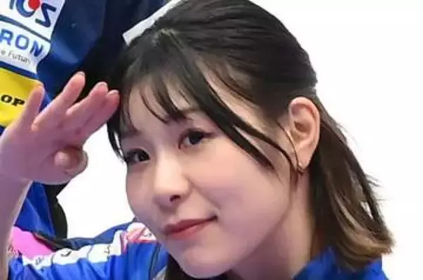 「クレイジーな肉体」ロコ・ソラーレ吉田夕梨花〝バッキバキ〟肉体に「完璧すぎる」「吉田姉妹は鍛え方半端ない」