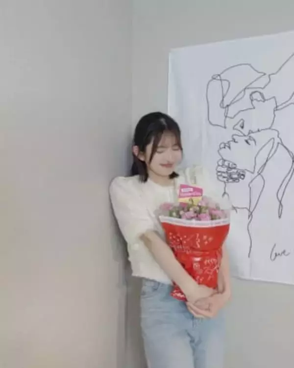 「突然で本当に驚いた…」結婚の2年後に俳優夫が急逝…摂食障害告白の26歳モデル青木菜花〝幼い娘とお出かけ〟ショットに反響「姿を見られて嬉しい」「可愛くて癒された」