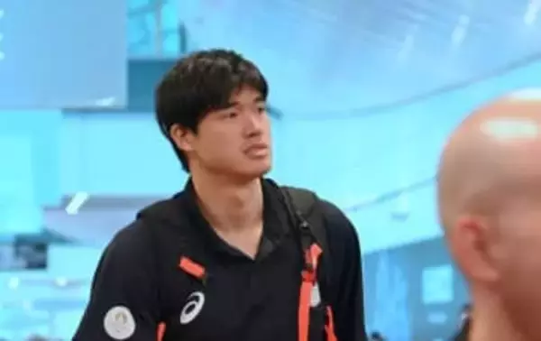 「今までで最高のコーチ」退任指揮官との〝惜別ショット〟…バスケ渡邊雄太の投稿に反響「泣けるぜ」「感動しかない」