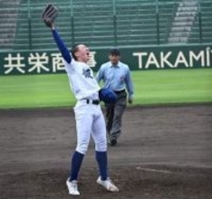 飯塚の2年生エースが東筑を2安打完封　「スミ1」で福岡大会V決める　「これまでで一番の投球ができました」【九州地区高等学校野球】