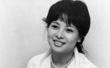 「75歳とは思えない」由美かおる〝衝撃の超ミニ〟ショット「いくつになっても憧れ」「プロポーションがすごい」