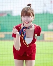 「魅力が隠し切れてないよ！」魅惑の台湾チア〝初めてのゴルフ場〟ショットにファン大歓喜「めっちゃ似合ってる！」「限界突破」