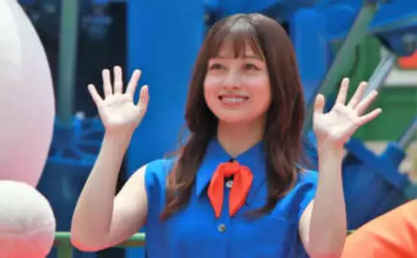 「母になっても…」橋本環奈、イメージ激変〝昭和のお母さん〟ショットに「ハマり役」「どんなヘアセットでも…天才」の声