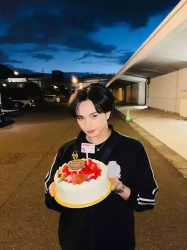 「電車で見て吹き出した」「春のパン祭りみたい笑」中島健人でお祭り騒ぎ？〝春のケンティー祭り〟が話題に