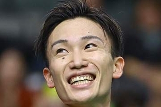 「格別の美しさで、涙が…」バドミントン桃田賢斗、結婚式ショット公開！〝妻のウェディング姿〟に反響続々「すんごいドレスやな」「目のやりどころに困るやつ」