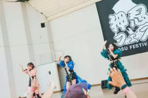 「全国にもそんな人おる？？」〝28歳現役アイドルの地方議員〟姿に脚光「現役はいないかも」「どっちも全力で尊敬する」