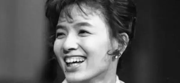 「しんどいなぁ…色々思い出しちゃう」人気俳優の夫との死別から4年「ずっと変わらないなぁ素敵」67歳になった榊原郁恵の近影が話題