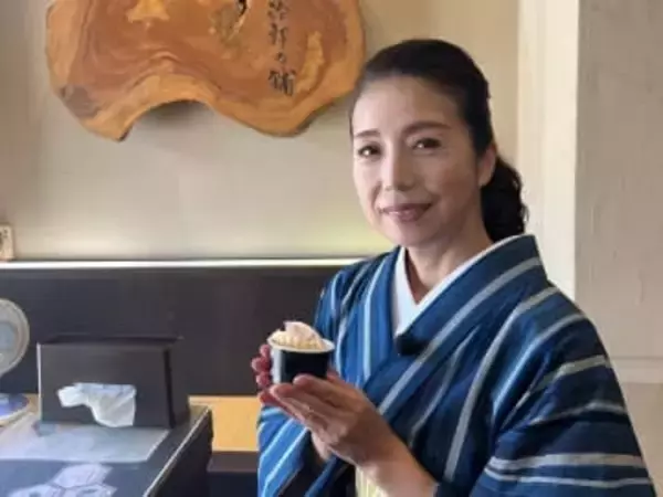 〝52歳で交際2週間婚〟64歳・高橋ひとみ、2歳年下夫と〝寄り添う姿〟にファン感激「素敵な旦那様。ひとみさん嬉しそう！」「雑誌の1ページのよう」