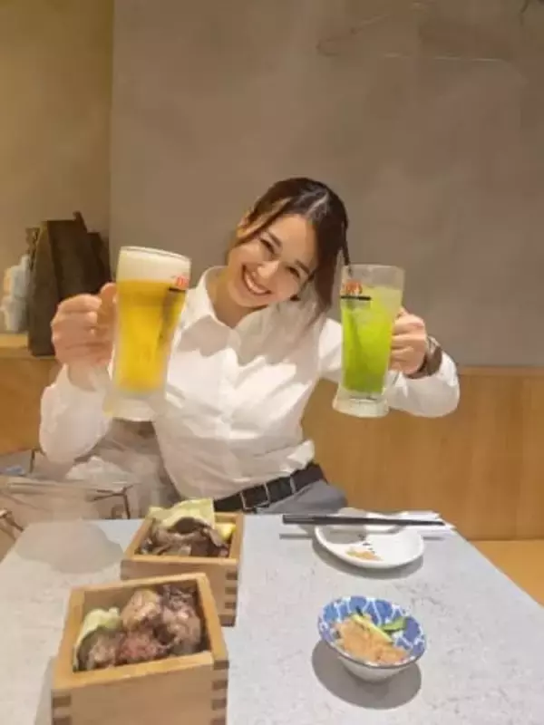 「添乗員になりました」グラドルと〝二刀流〟公表！〝勤務中ショット〟31歳小山玲奈に反響「ツアーに参加したいです」「頑張り屋さんですね」の声