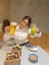 「添乗員になりました」グラドルと〝二刀流〟公表！〝勤務中ショット〟31歳小山玲奈に反響「ツアーに参加したいです」「頑張り屋さんですね」の声