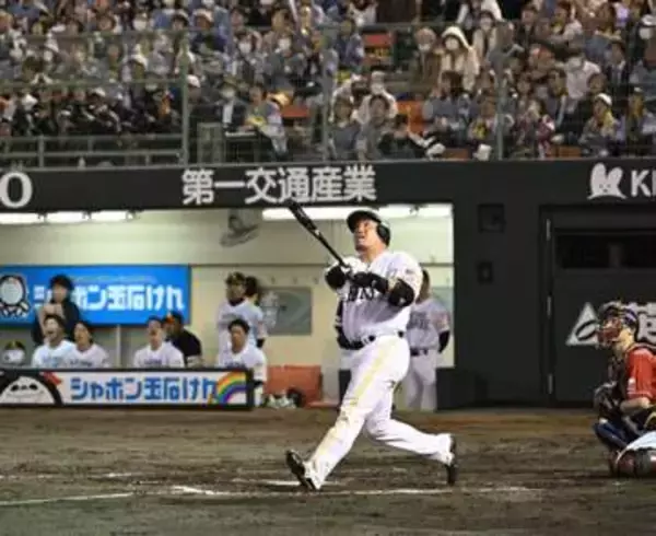 「完全にアッチャーです」　ソフトバンク山川穂高が5号ソロに独特表現で喜ぶ　好相性の北九州でアーチ