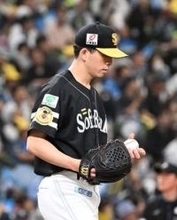 「甘い世界ではない」昨季最高勝率左腕が早くも3敗目…　2軍降格決まったソフトバンク大関友久　倉野投手チーフコーチが指摘する不振の要因は