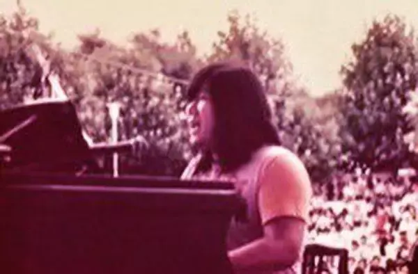 「だいぶ痩せたね」大ヒット連発したゴダイゴのリーダー、74歳バースデーショット「愛の国〜ガンダ〜ラ」