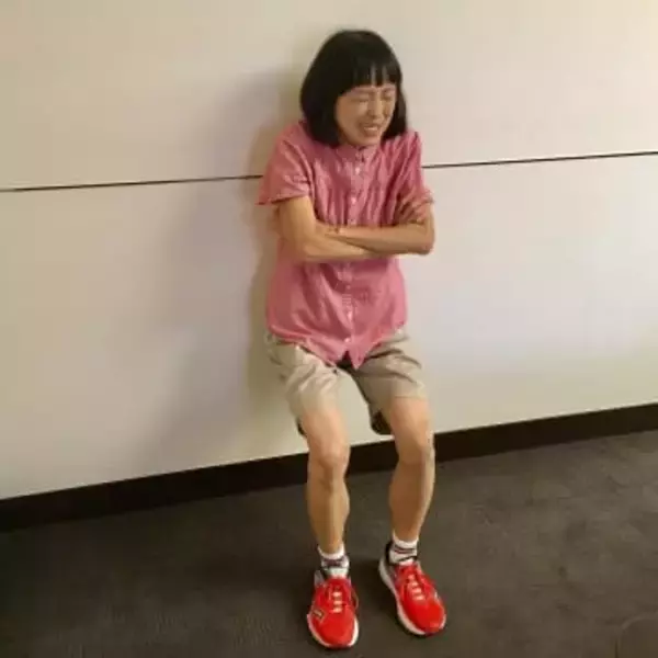 「ふぇ？」10歳年下夫との電撃離婚から2年…金田朋子〝雰囲気一変〟姿に「とても似合ってる」「どんどん…」「同世代とは思えない」の声