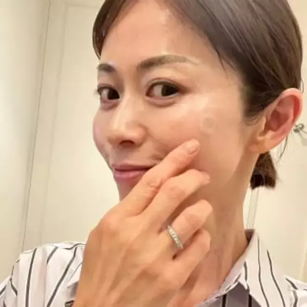 50歳・畑野ひろ子の夫は6歳年下・元サッカー代表選手！2児のママ…〝記念日夫婦ショット〟に「17年間もラブラブ♡」「素敵なお2人」の声