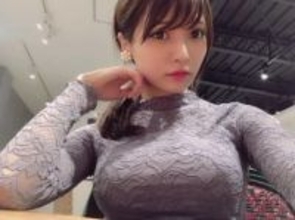 「いつもと雰囲気が違う」〝インスタグラビアの女王〟似鳥沙也加、窓際で奔放ショットに「今日の疲れ吹っ飛んだ」「クオリティえぐい」の声