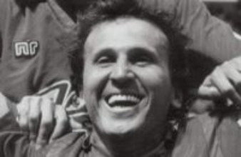 「鬼に金棒」結婚50年…ジーコ〝妻同伴の来日〟ショットにサポーター歓喜「スマホ画面素敵」「神様仏様ジーコ様」