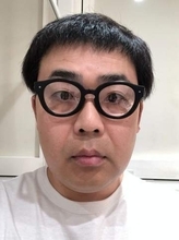 「なんで髪染めてんねん」最年少M-1制覇から23年、激変の岩尾望に反響「良い髪色でんな」「8歳若返ってます！」