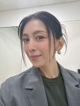 「えっ、これって新しいショット?」48歳雛形あきこビキニ姿披露に「青春しとるなあ〜」「10代の頃と変わらなすぎてすごい」の声