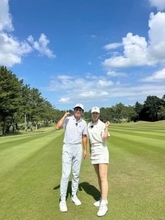 父は〝事件です〟のあのヒト…31歳モデル〝大好きなお姉ちゃん〟お祝いショットに「2人にうっとり」「なにげに歯が綺麗」