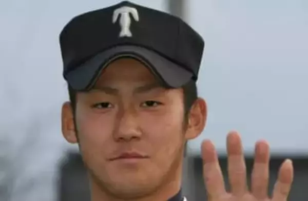 「同級生なの知らなかった」中田翔さんと〝再会2ショット〟元日本代表の異種アスリートにSNS騒然「同じ高校なのか」「意外過ぎる繋がり！」