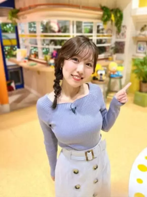 「見ちゃうよね」〝ローアングル〟ショット！東北放送・佐々木夏音アナに「裏側見せてくれて」「バナナ食べる姿まで」の声