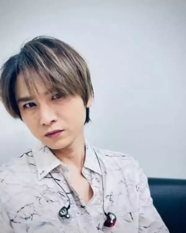 「待って！」「撮影した人、天才」電撃婚から2カ月…堂本光一〝激レア〟自然体オフショットに反響「真顔一択の光一さんが…」「なかなか見せたことない」