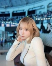 「破壊力がすごすぎる」〝台湾でチア活動〟三上悠亜、肩だし超ミニスカワンピでオフタイム満喫「アイドルかと思った」「バックショットもすてき」