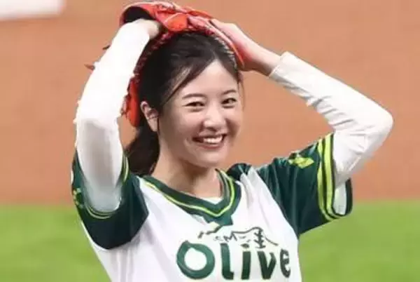 「見せてくれて有難い」「びっくり!」〝想定外の海水浴オフショット〟吉高由里子、ビーチ姿にファン歓喜「これは反則」「リアルすぎ」「お裾分けきた」