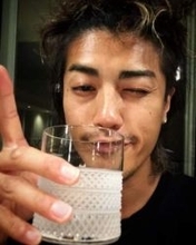 「彼女めっちゃ濃ゆい」離婚から2年…赤西仁〝プライベート〟姿に「黒髪ストレート可愛い」「会えてよかったねー」と反響続々