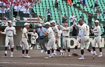 「公立の雄」東筑が秋の神宮王者・九州国際大付を撃破　不振だった主将が今大会初打点の逆転打【高校野球福岡大会】