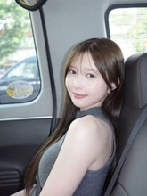 「いいへそしてんなぁ」元イマドキガール・松川星〝へそ出しスポブラ姿〟に反響「日本の美」「へそにしか目がいきません」