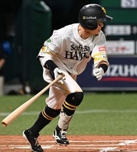 ソフトバンク小久保監督、リクエスト成功から同点　山本祐大が懸命の走塁で併殺阻止　リプレー検証で判定覆る→牧原大成が同点適時打