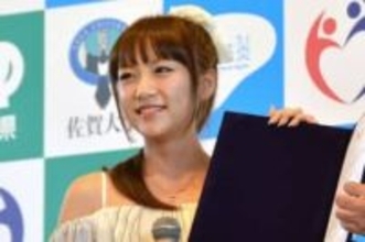 「肩に腕を回せないので腰に手を…」たかみな〝身長差20センチ〟ビックリ2ショットに反響「凄い身長差」「ビビるよね」