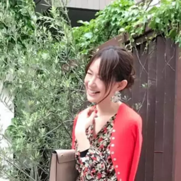 夫婦役で共演10年…73歳＆59歳俳優「ただの知り合い…なのかしら？」ドラマ再共演2ショットに反響「素敵な2人」「中々のお似合いショットですね」