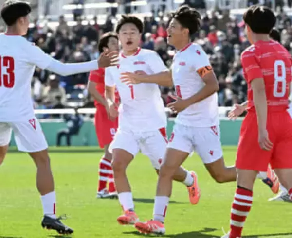 齊藤琉稀空がハットトリック　前回4強の東福岡が秋田商に6発大勝、10大会ぶり4度目Vへ初戦突破【全国高校サッカー選手権】