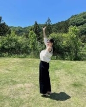 「アブなそうな衣装だね」〝透け透け〟屋外サウナショットの岩﨑名美に反響「脚長すぎ」「見惚れる」