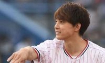 人気アナとの結婚から13年…バスケ五十嵐圭〝46歳、現役〟家族4ショットに「30代前半かと」「ずっと現役でお願いします」