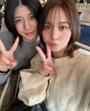 姉はグラドル、妹はプロレスラー〝最強の山岡姉妹〟本格グラビアショットに「姉妹でもこんなに違うんだ」「秒で買った!」の声