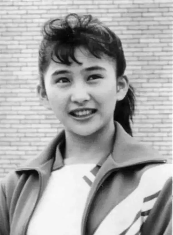 「魔法戦隊マジレンジャー」から20年…渡辺梓〝56歳の魔法ショット〟に「おー！麗しのマザー」「変わらずきれいなのにびっくり」