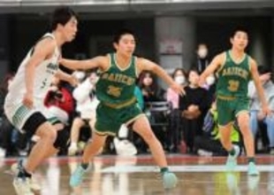 福岡第一が8強入り　長身の3年生留学生が県大会中に突然帰国し不在も　「自分たちのバスケをすれば勝てる」【高校バスケ・ウインターカップ】