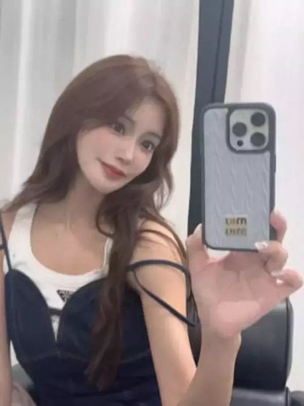 前歯が抜け…衝撃ビジュアルの明日花キララ「そこからソーメンすするんだろ」「素晴らしいメンタル」