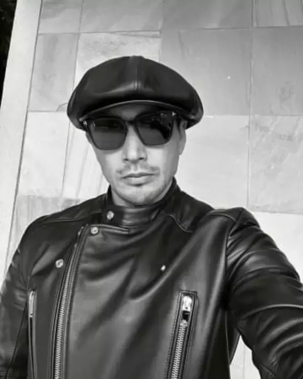 「7年ぶり髭そった」魔裟斗〝変貌ショット〟に反応様々「あった方が威厳が...」「自分も今日剃ります」の声