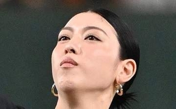 「痩せすぎで心配」顔面麻痺と診断の三吉彩花、復帰後〝最新ショット〟に「タトゥーを入れて…」「無理しないで」「ちょっと危うい雰囲気が…」の声