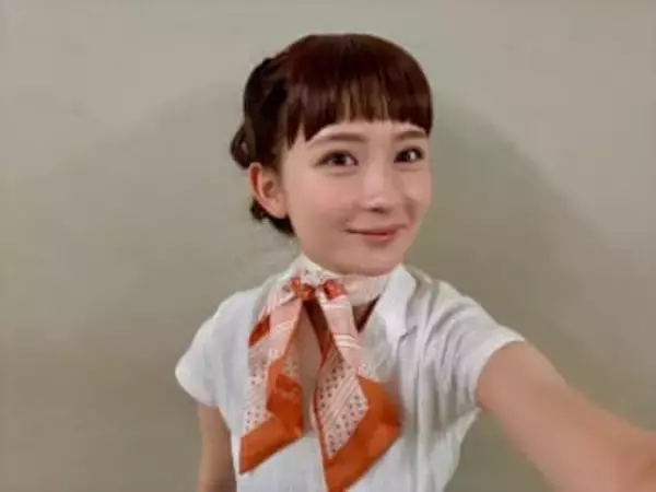 〝変装なし〟ディズニー降臨！芸歴20年超、素顔の23歳女優に「輝きがいつもと違う」「キャアキャア騒がれなかった？」