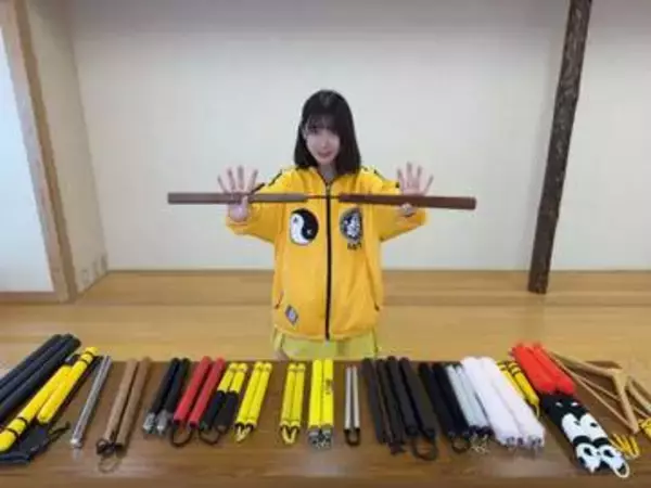 「対峙してるのカッコいい!」ブルース・リー公式も注目〝ヌンチャクVSギター〟有名アーティストと共演ショットに反響の森累珠「衝撃だわ」「シュール過ぎる」「神出鬼没」