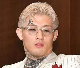 平本蓮〝漫画タトゥー〟に衝撃！「ジョジョ」を太ももに…「相当なジョジョ愛だね」「刺青って色入れられるんだ」